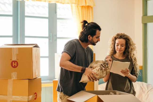 Easy Packing Tips Before You Load Up Your Moving Trucks